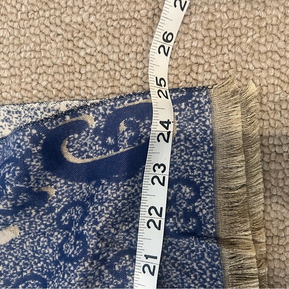 G❤️G Monogram Blue and Cream Scarf or wrap blue and cream - Picture 3 of 6